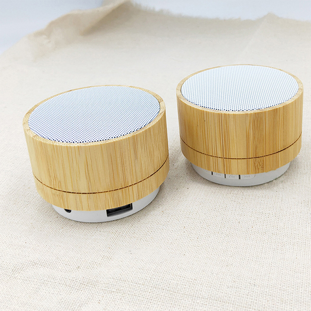 Alto-falante Bluetooth de bambu