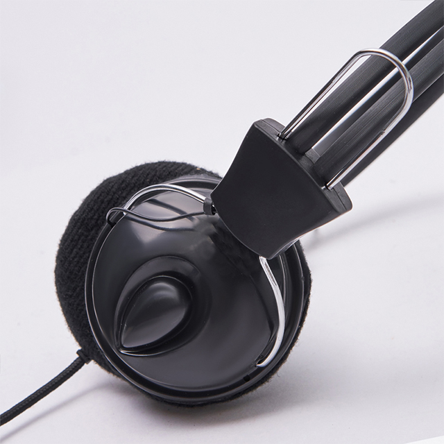 Fone de ouvido com fio de computador