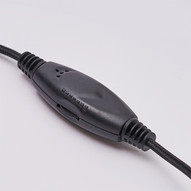 Fone de ouvido com fio de computador